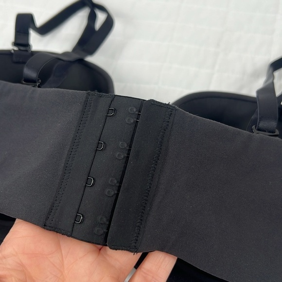 Skims Fits Everybody Strapless Bra in Onyx Black Size 38C NWOT - Picture 7 of 10